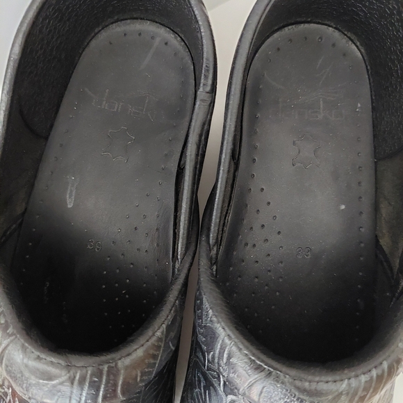 Dansko Tooled Leather Black Clogs Size 39 - Picture 4 of 10